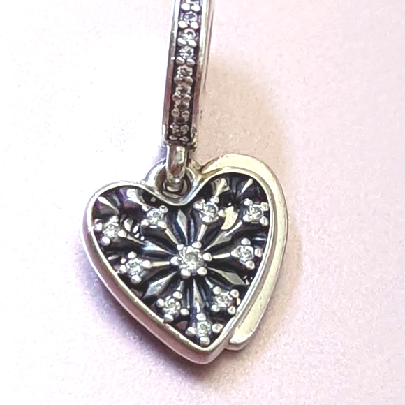 Pandora Heart of Winter Dangle Charm - Picture 2 of 7
